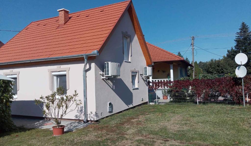 The building in which the holiday home is located