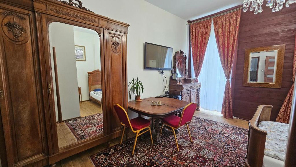 Lódzki Palacyk Historic Hotel - Resim 18