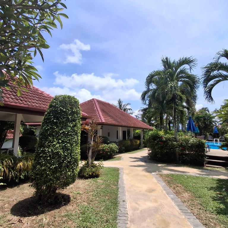 Zahrada ubytování D&K Smiley Phuket Resort