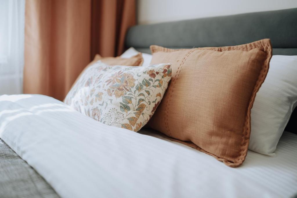 Postel nebo postele na pokoji v ubytování Chisinau City Center New Renovation 1BR