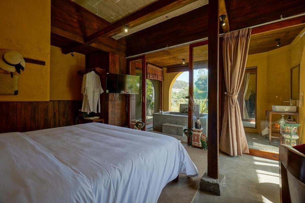 Phòng Deluxe Giường Đôi Có Bồn Tắm