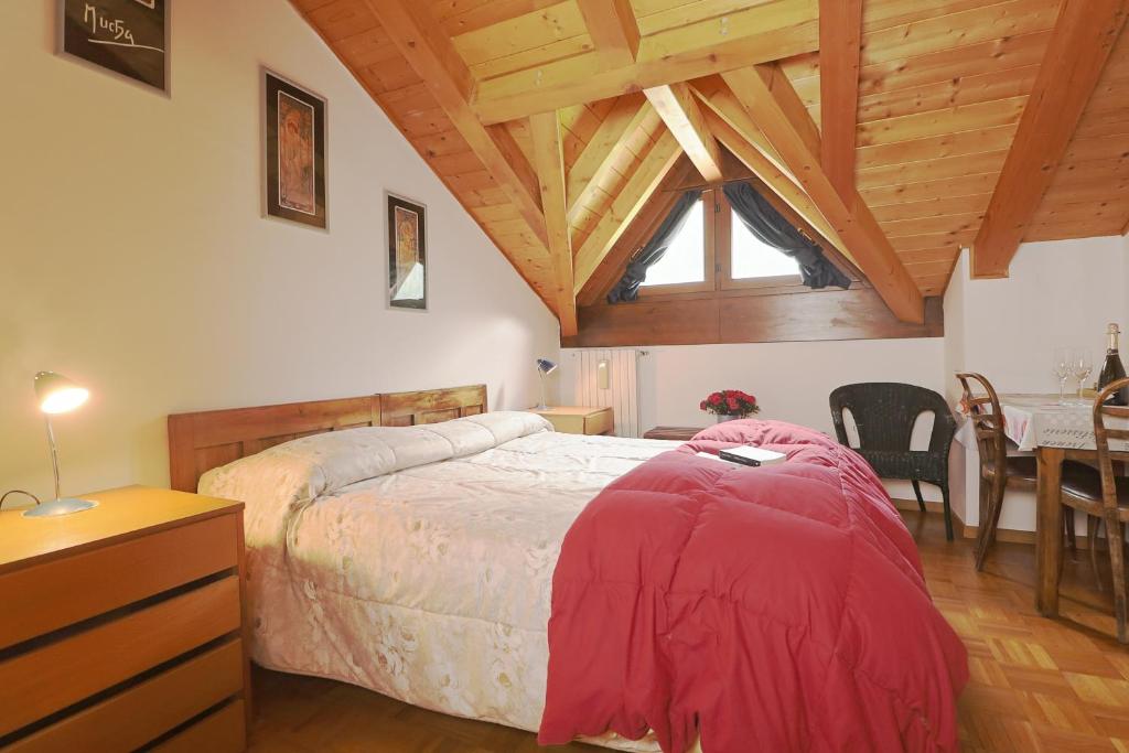 Łóżko lub łóżka w pokoju w obiekcie B&B Apartment La Gioconda