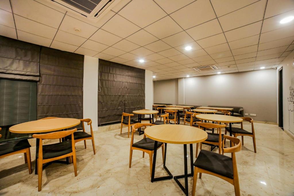Restaurace v ubytování Townhouse Unitech Cyber Park Gurgaon Near Omaxe Celebration Mall