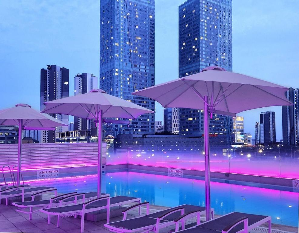 Bazén v ubytování Orakai Songdo Park Hotel nebo v jeho okolí