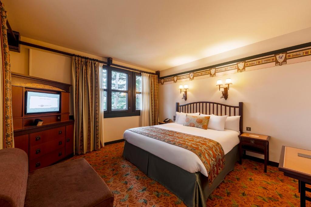 Cama o camas de una habitación en Disney Sequoia Lodge