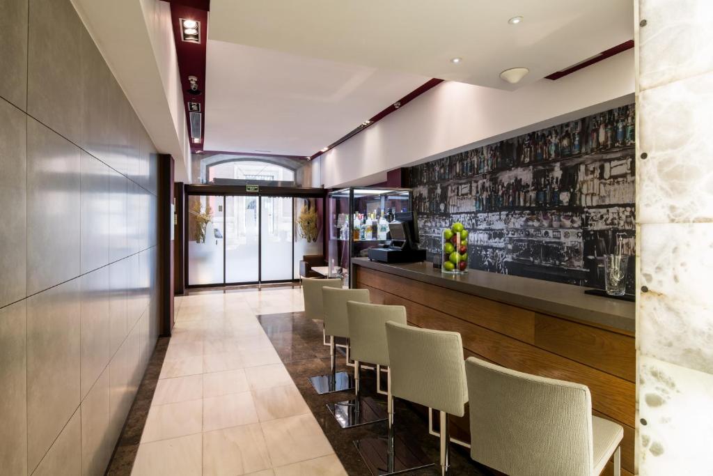 Catalonia Port - Resim 13