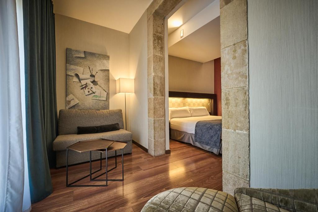 Catalonia Port - Resim 32