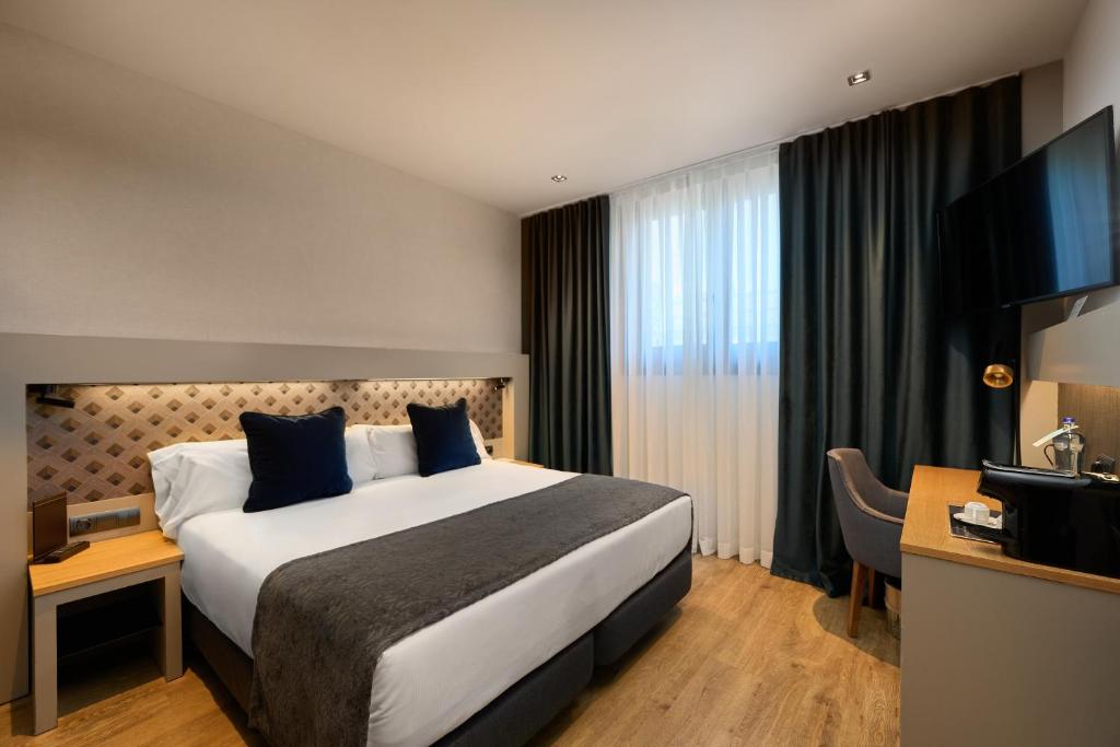 Catalonia Port - Resim 35