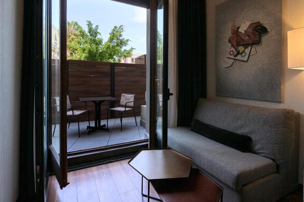 Catalonia Port - Resim 29