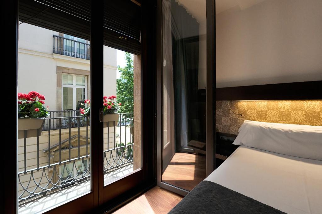 Catalonia Port - Resim 10