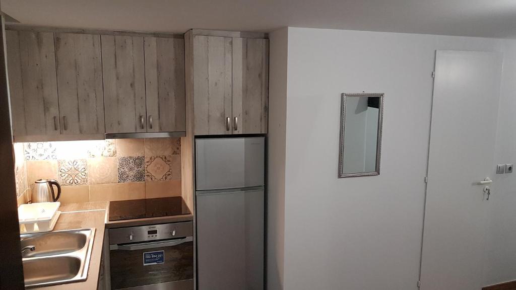 Konstantinos Apartments - Resim 10