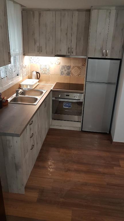 Konstantinos Apartments - Resim 12