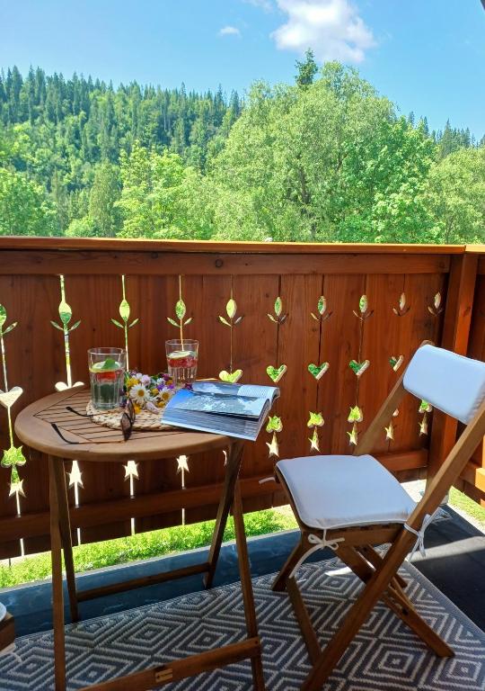 Balkón alebo terasa v ubytovaní Tatra Apartament