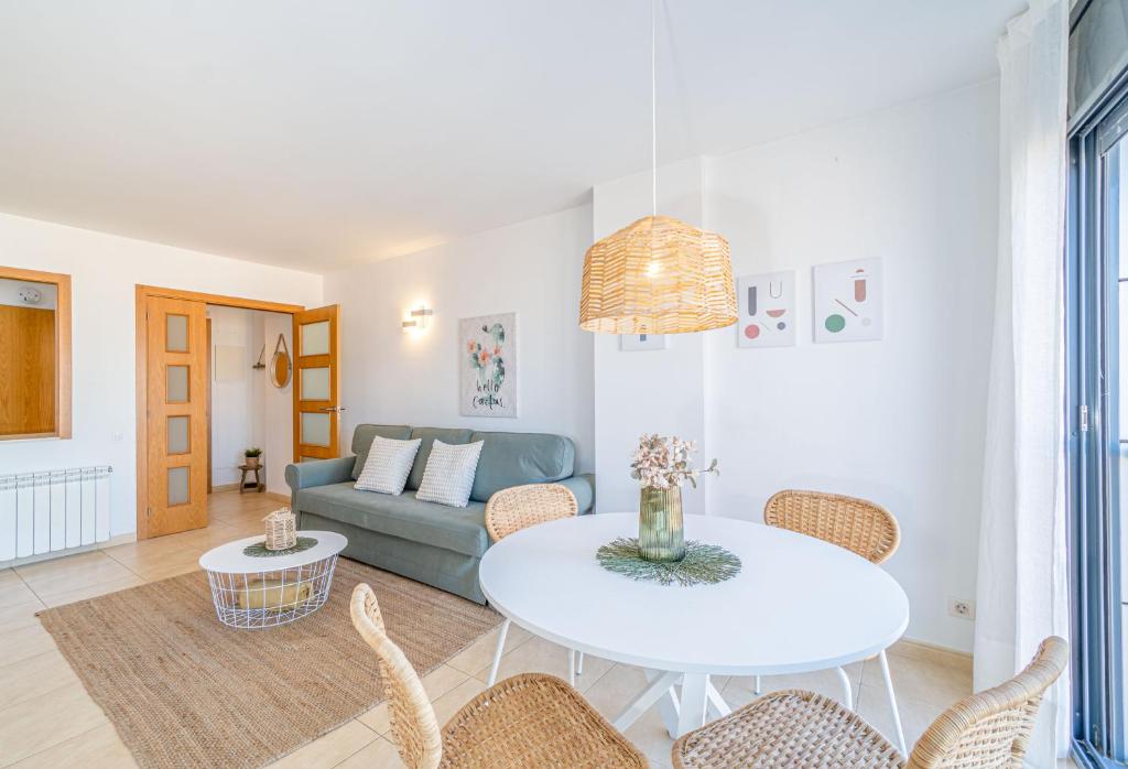 Milenial Immo Panoramic views Empuriabrava with pool