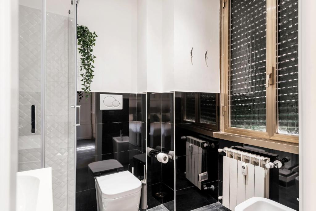 A bathroom at The Best Rent - Apartment in Testaccio district