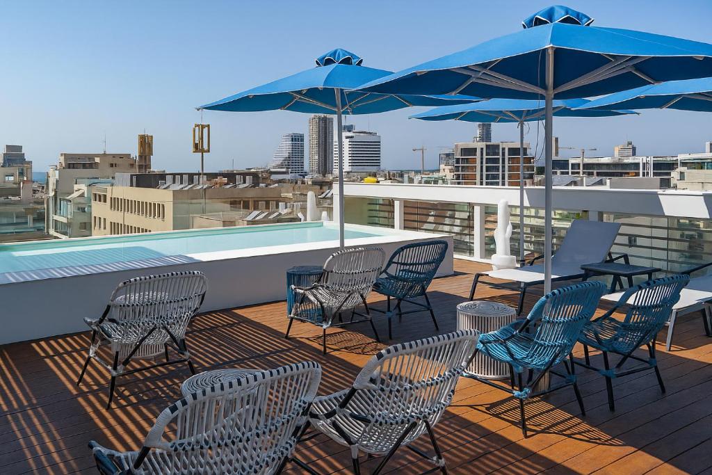 Bazén v ubytování Ink Hotel Tel Aviv nebo v jeho okolí