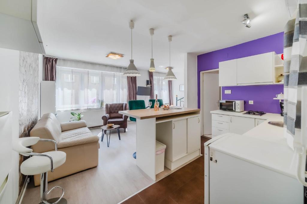 Charming Downtown Studio - Happy Rentals