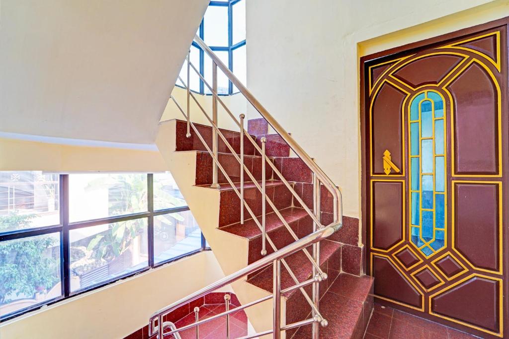Fotografie z fotogalerie ubytování Super Hotel O Thammanam Kochi v destinaci Ernakulam