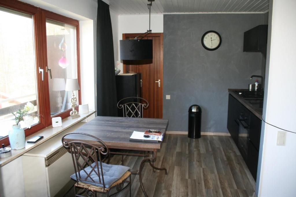 Η κουζίνα ή μικρή κουζίνα στο Ferienwohnung Lara