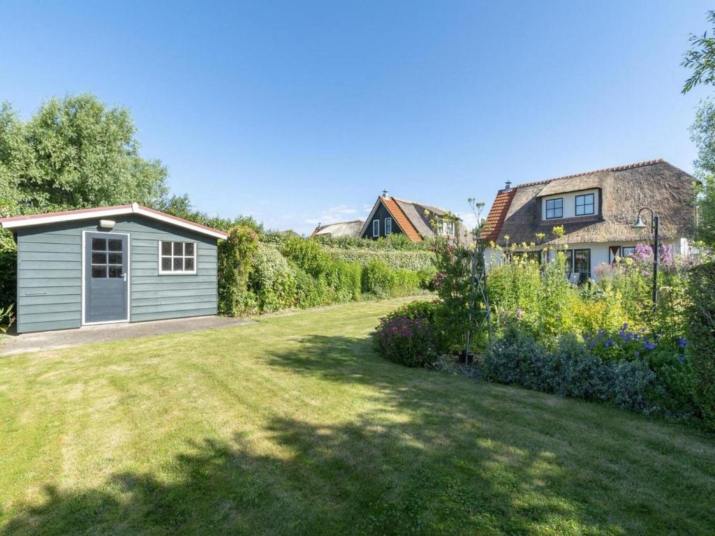 Zahrada ubytování Villa in Callantsoog near the Beach