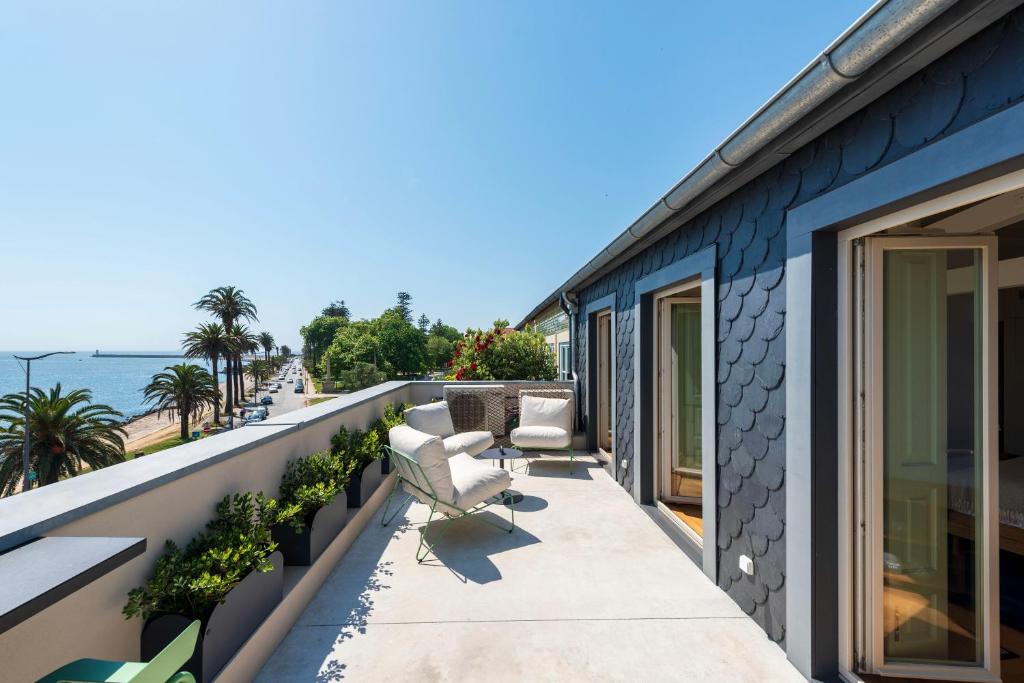 Oceanfront Villa Near Downtown Porto