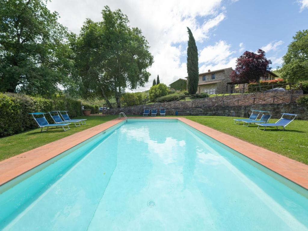 The swimming pool at or close to Holiday Home La Torre by Interhome