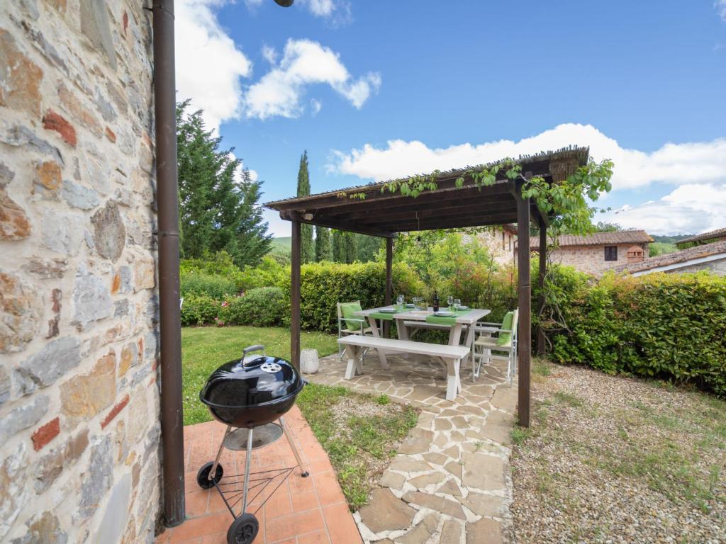 A garden outside Holiday Home La Torre by Interhome
