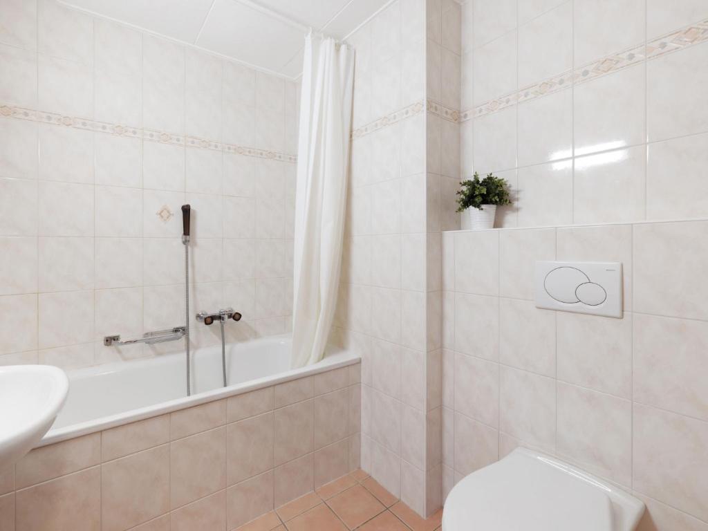 Koupelna v ubytování Apartment Beausoleil 14 by Interhome