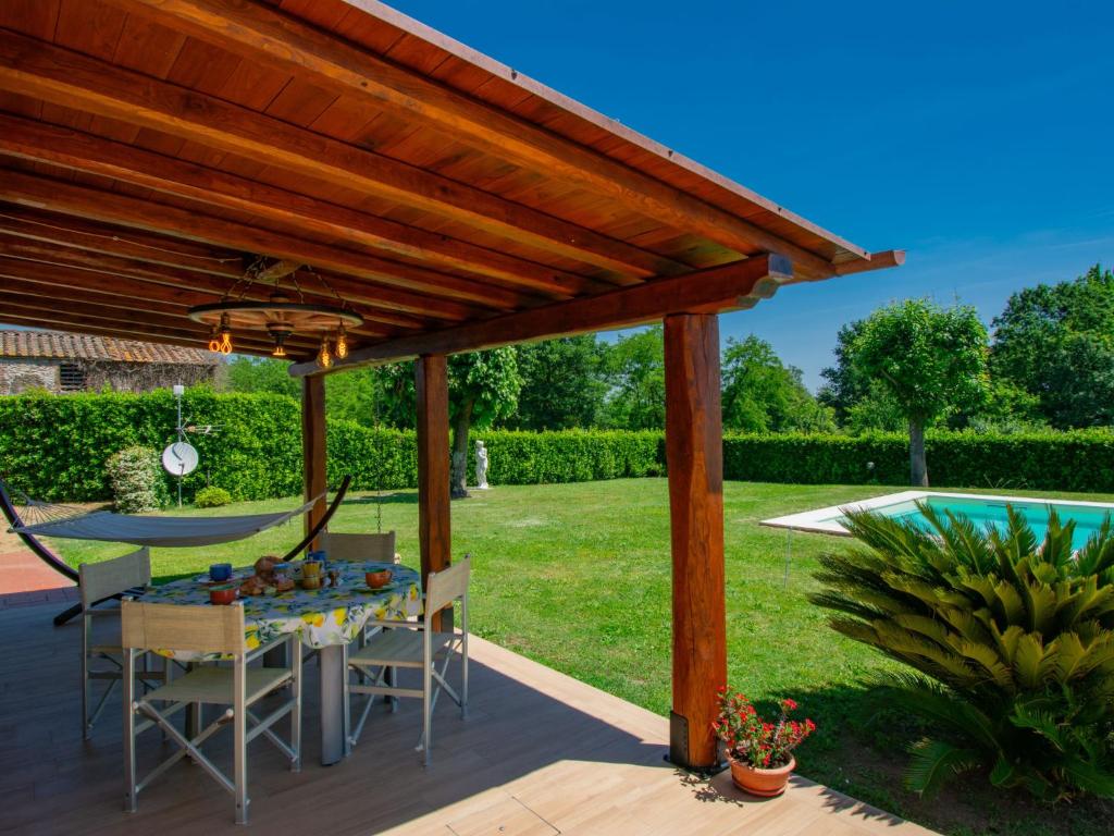 The swimming pool at or close to Holiday Home Narciso by Interhome