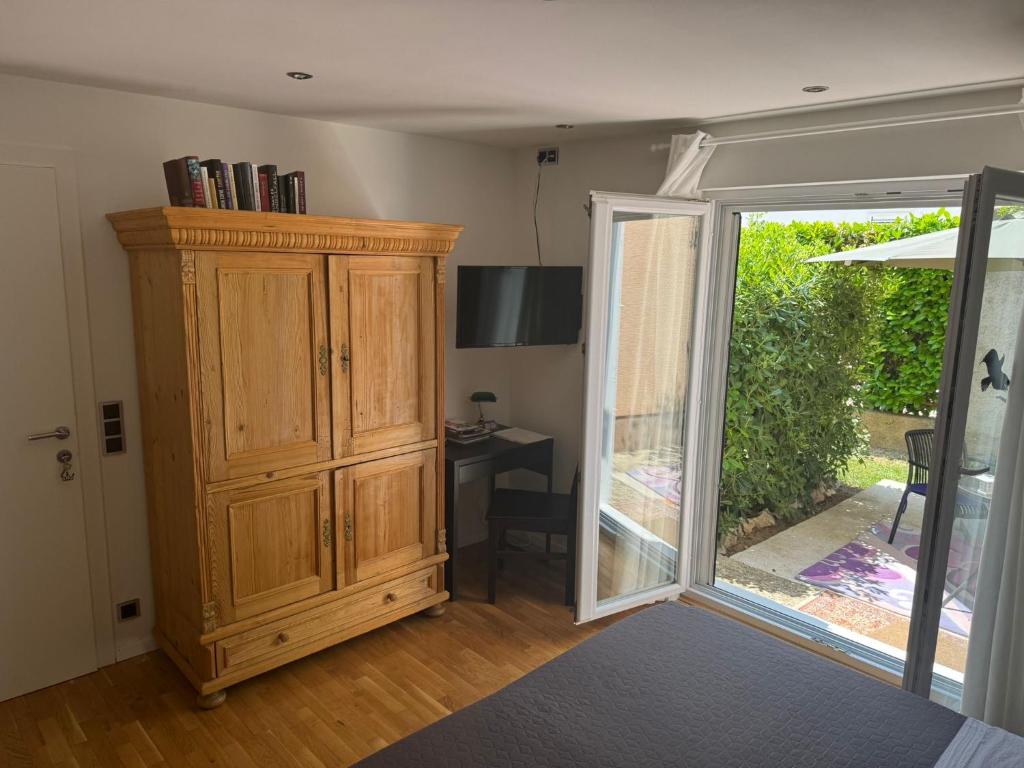 TV a/nebo společenská místnost v ubytování Zimmer Room Trogir Kastela Split