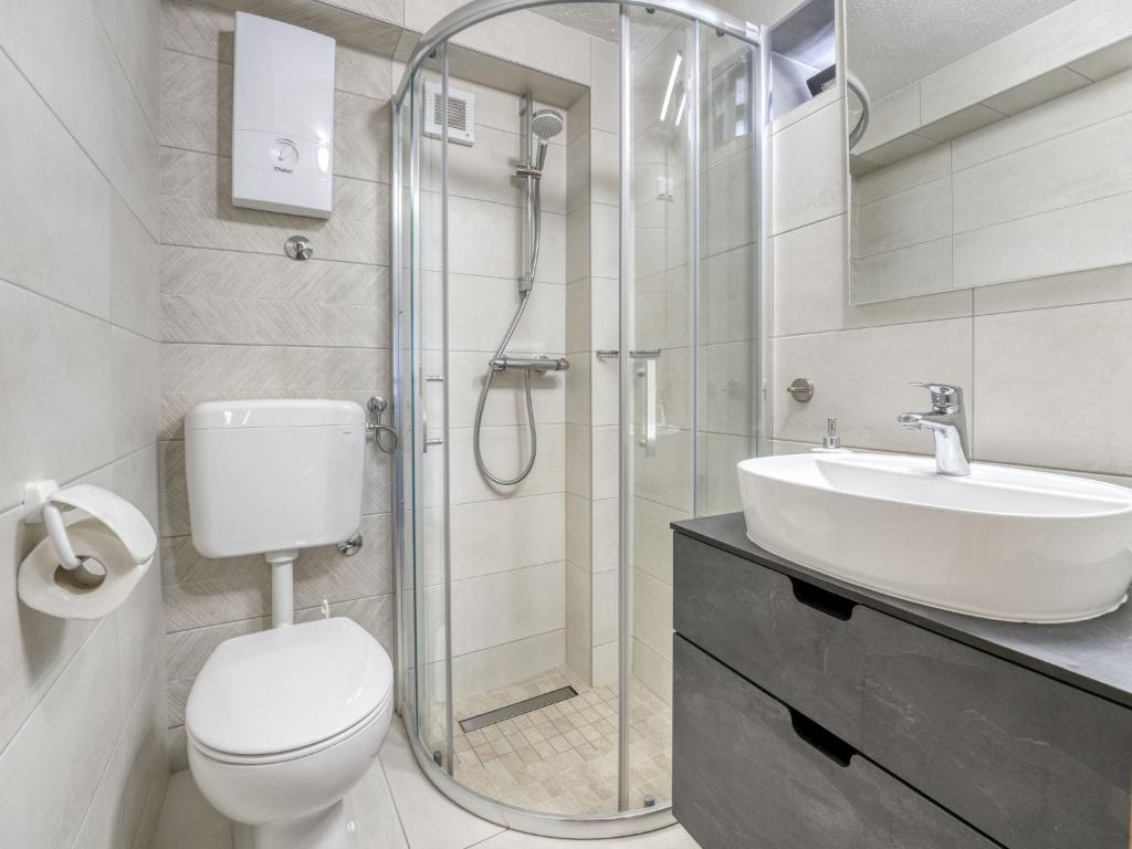 Kúpeľňa v ubytovaní Holiday Home Lovreno by Interhome