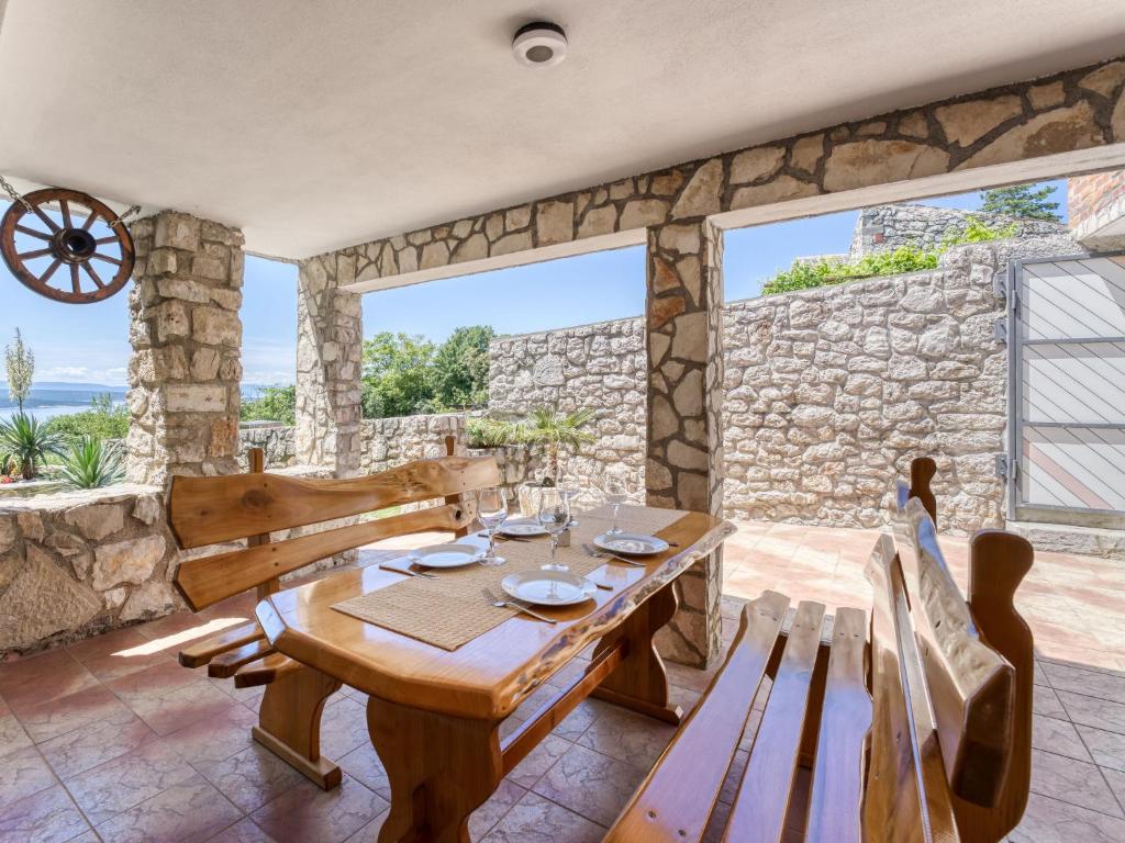 Posedenie v ubytovaní Holiday Home Lovreno by Interhome