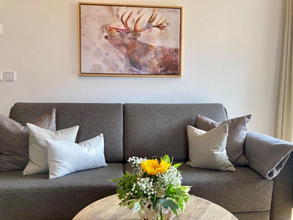 Posezení v ubytování Apartment Mountain Suite A10 by Interhome