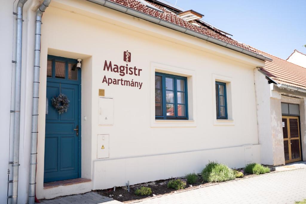 Budova, kde se aparthotel nachází