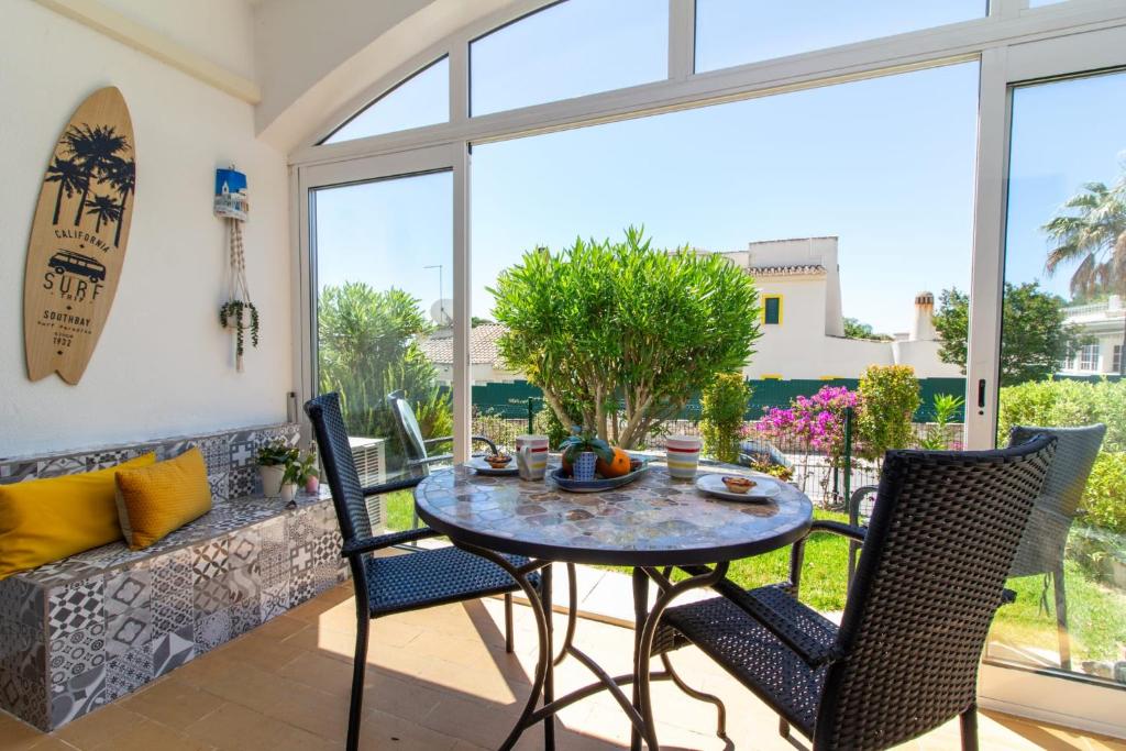 Casa Solway Algarve Escape with Garden & Terrace