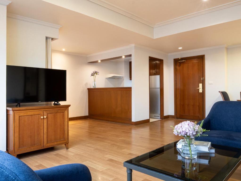 
One-Bedroom King Suite
