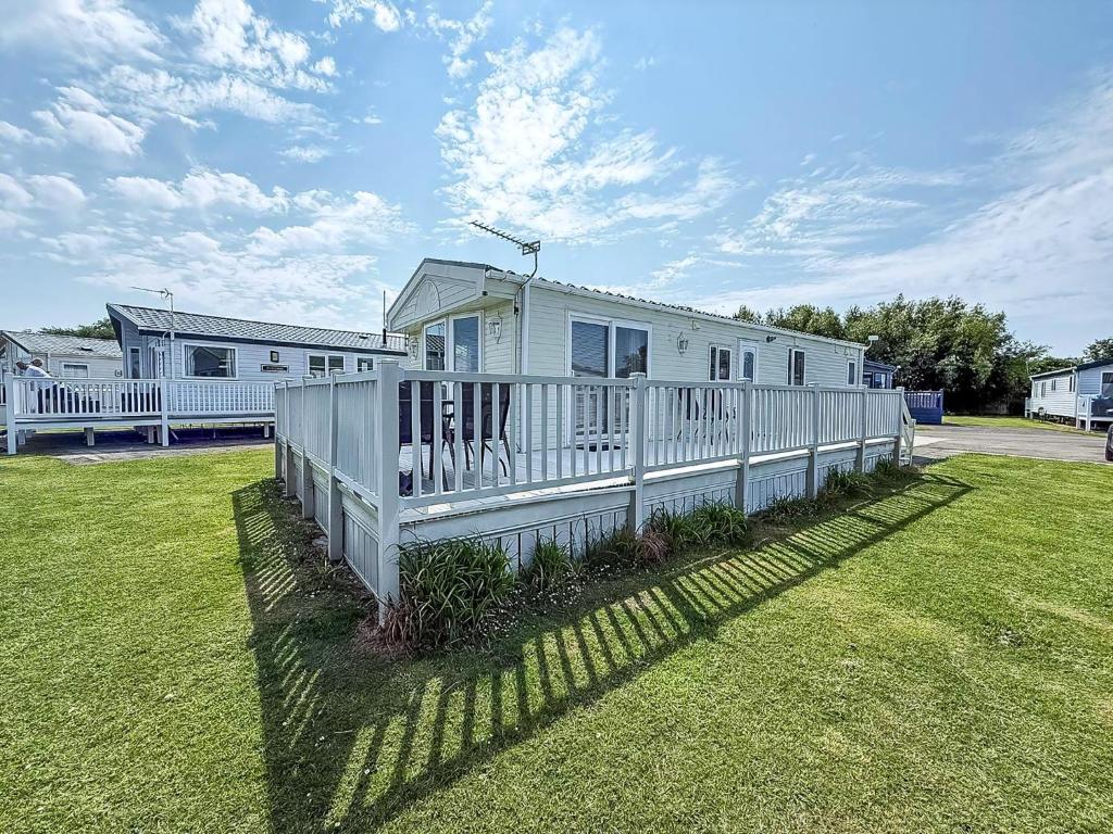 Gallery image of Stunning 6 Berth Caravan At Manor Park In Hunstanton Norfolk Ref 23194K in Hunstanton