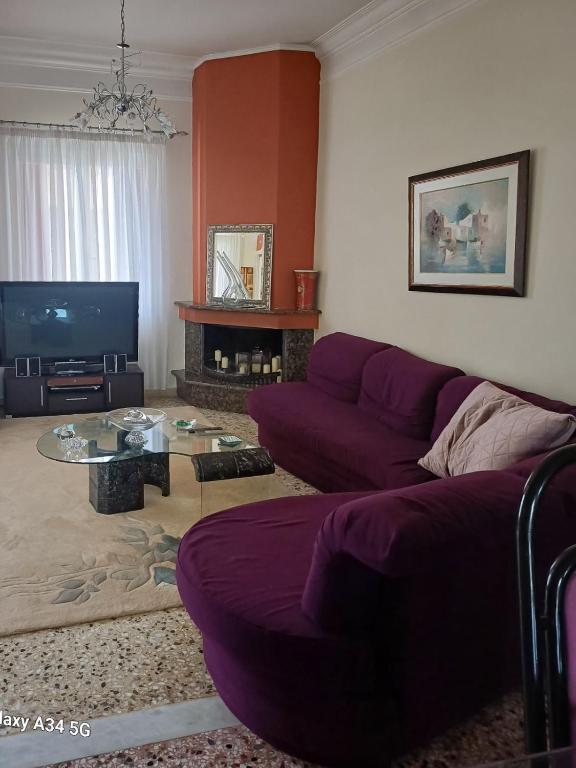 TV a/nebo společenská místnost v ubytování Constantina D Apt Argos