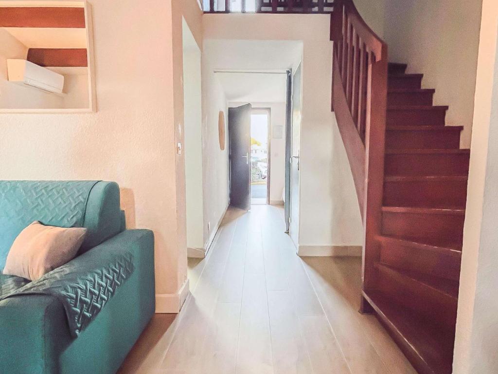 Posedenie v ubytovaní Charmante villa climatisée avec piscine, parking privé et proche plage, idéale pour vacances au calme - FR-1-607-158