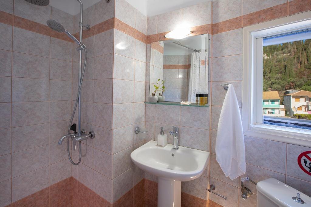 Kúpeľňa v ubytovaní Pantazis Studios in Agios Nikitas