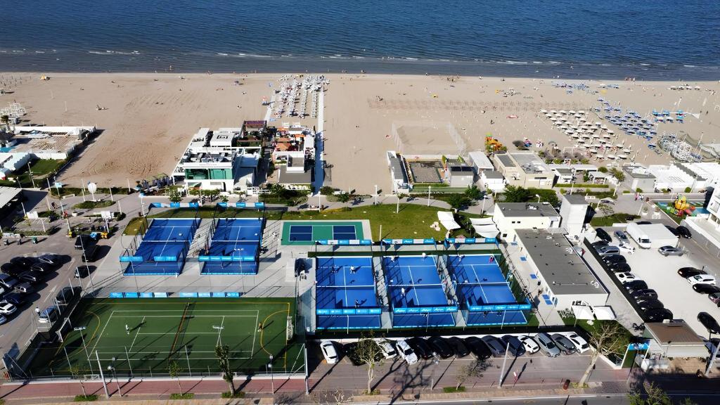 Tenis a/nebo squash v ubytování Hotel De Amicis nebo okolí