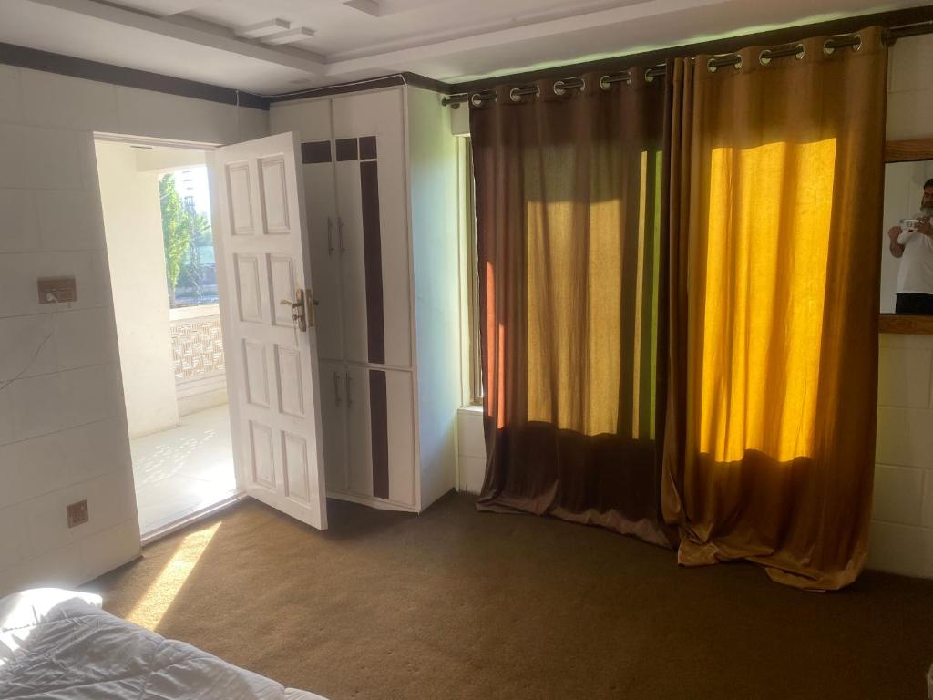 Highlands View Skardu客房内的一张或多张床位