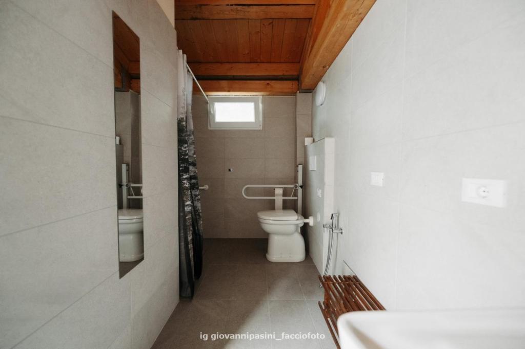 Bagno di Agriturismo Glamping Pettirosso