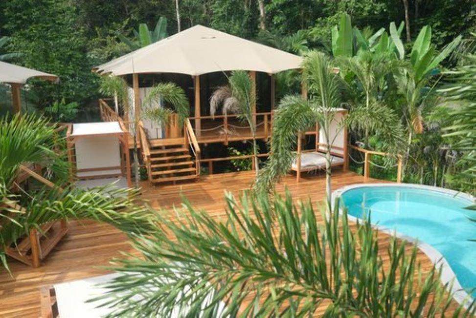 Bazén v ubytování Evia Life Resort nebo v jeho okolí
