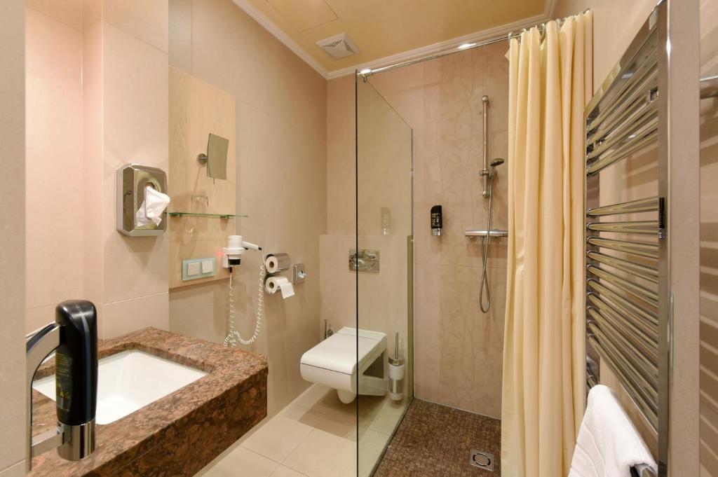 Koupelna v ubytování Hotel Pension Baronesse