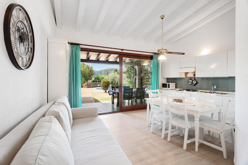 Villa immersa nella natura -Piscina condivisa-, Nuragheddu (updated ...