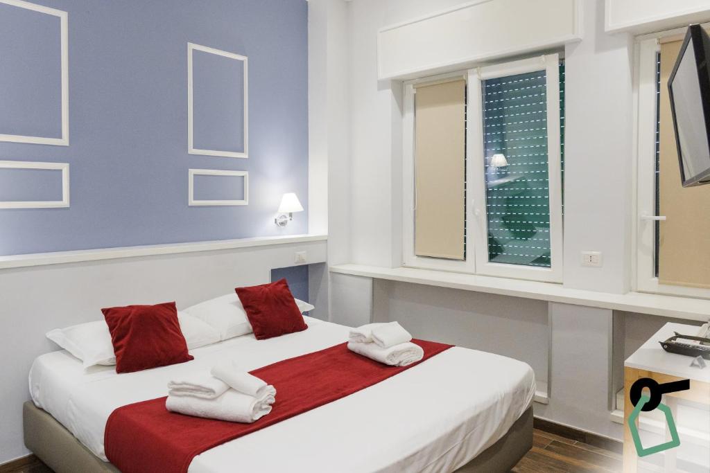 HOTIDAY Room Collection - Napoli Botanique - Resim 5