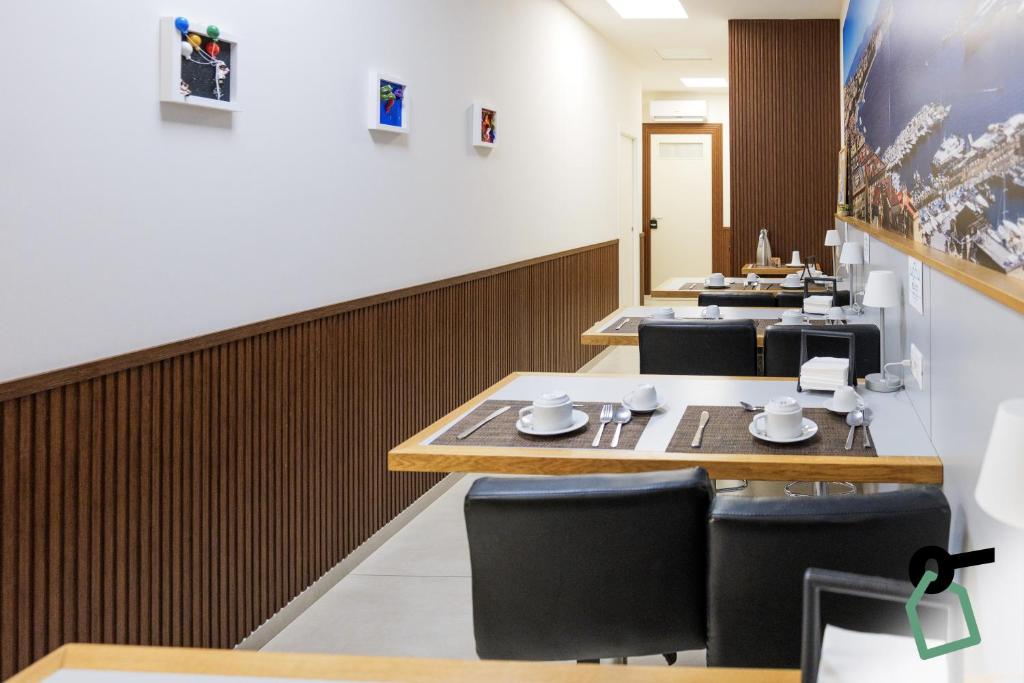 HOTIDAY Room Collection - Napoli Botanique - Resim 12