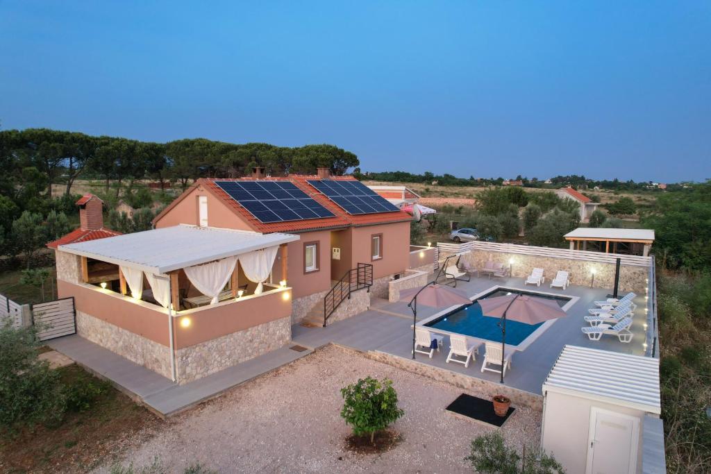 Πισίνα στο ή κοντά στο The Countryside Olive Garden