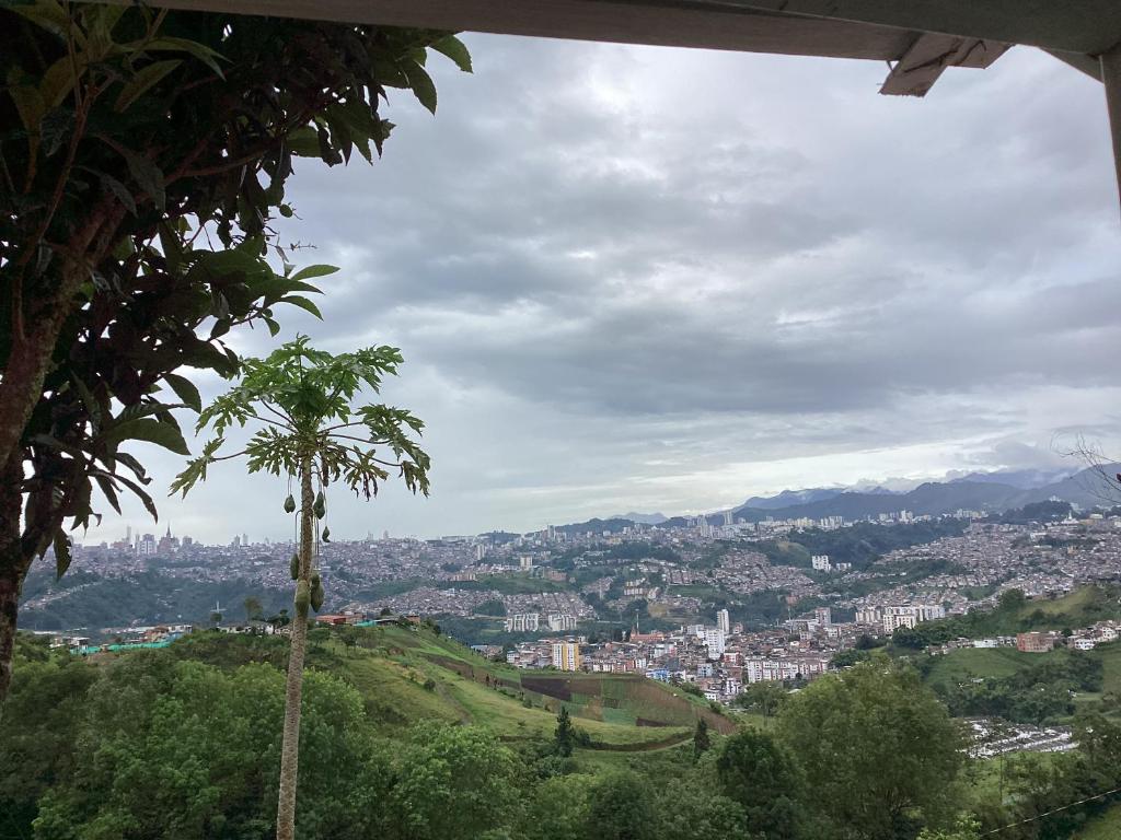 En generel udsigt til bjerge eller udsigt til bjerge taget fra lejligheden